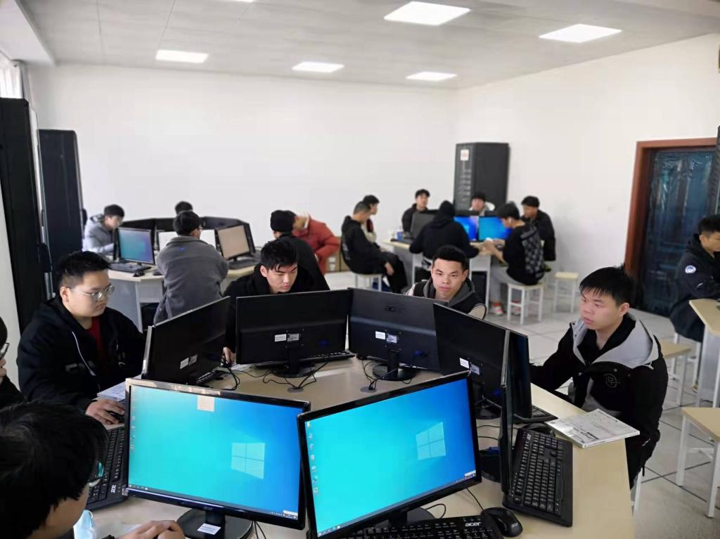 以賽促學(xué)強(qiáng)技能，以賽促教育人才——我校2021年高等職業(yè)技能院級(jí)競(jìng)賽“網(wǎng)絡(luò)系統(tǒng)管理”賽項(xiàng)圓滿落幕